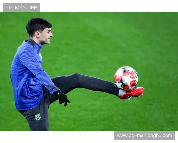 巴萨赛前训练重点演练高位逼抢